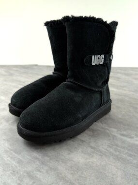 UGG Bailey  Suede Ankle Boots Size 7 Black